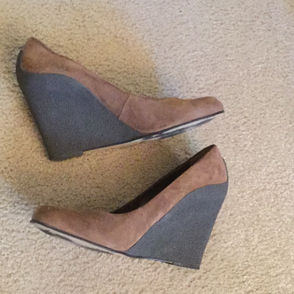 Michael Kors Wedged Shoes - Picture 4 of 8